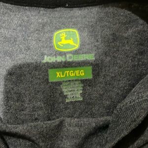 John Deere extra large, long sleeve camouflaged T-shirt